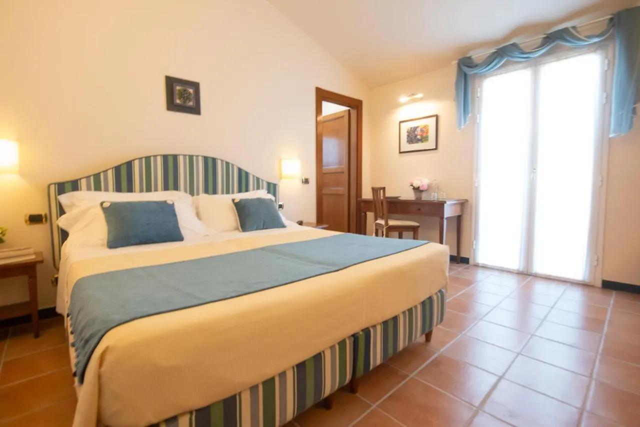 Hotel Al Terra Di Mare Levanto 4*,